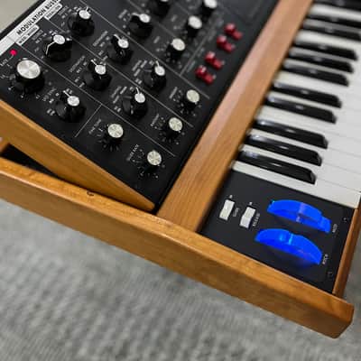 Moog Minimoog Voyager Signature Edition 44-Key Monophonic Synthesizer 2003 - Cherry Cabinet image 2