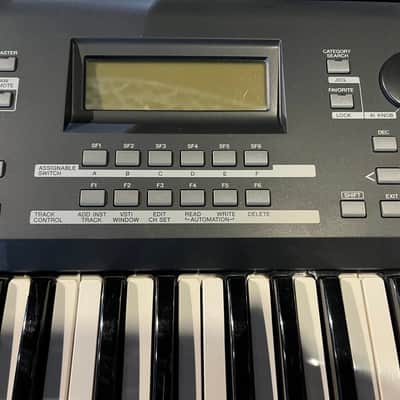 Yamaha MOXF 6 Production Synthesizer 2000s - Gray image 3