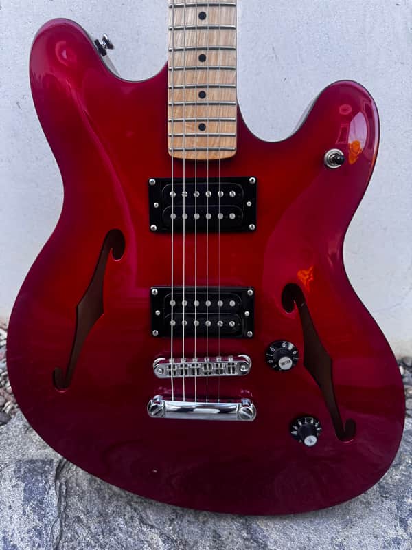 Squier Affinity Starcaster 2019 - Present - Candy Apple Red