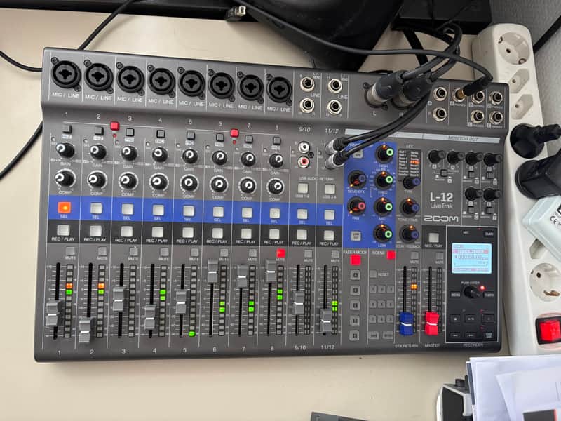 Zoom LiveTrak L-12 Digital Mixer / Recorder 2010s - Grey / Blue image 1