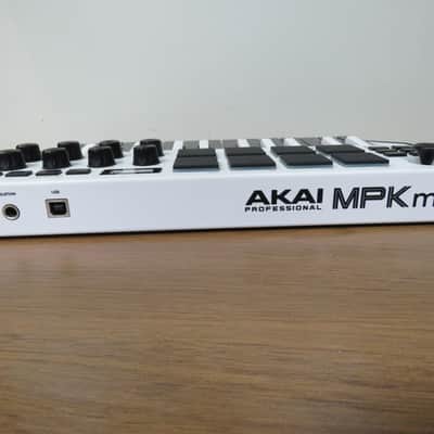 Akai MPK Mini MKIII 25-Key MIDI Controller 2020 - Present - White with Black Keys image 5