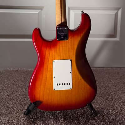 Fender 1999 Custom Shop Classic Player Stratocaster V- Neck - Aged Cherry Sunburst image 6
