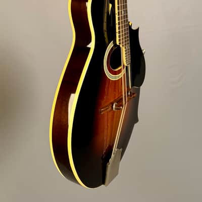 Gibson A-5 Lump Scroll Mandolin 1968 - Sunburst image 3