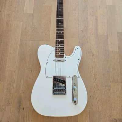 Fender Player Telecaster with Pau Ferro Fretboard 2018 - 2024 - Polar White image 1