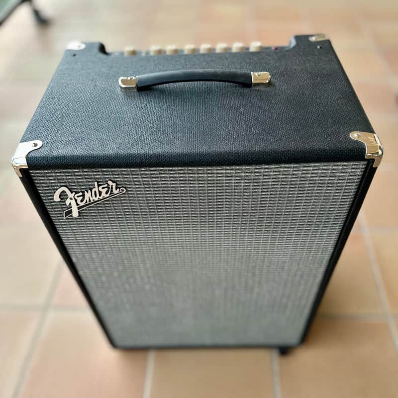 Fender Rumble 200 V3 200-Watt 1x15" Bass Combo
