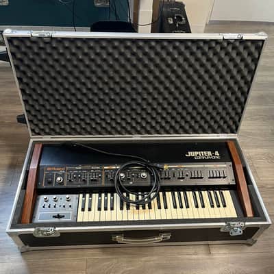 Roland Jupiter 4 Synthesizer w/ Swan flight case. New sliders. Full recap and just calibrated. IR3109  filter version image 2