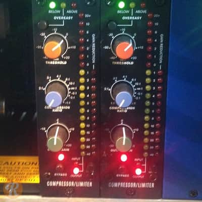 dbx 560A 500 Series Compressor Limiter Pair