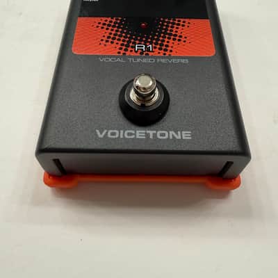 TC Helicon Voicetone R1 Vocal Tuned Reverb Effect Processor Pedal + Box & PSU image 4