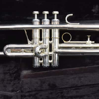 Getzen 590-S Capri Bb Silver Trumpet with First Valve Trigger image 3