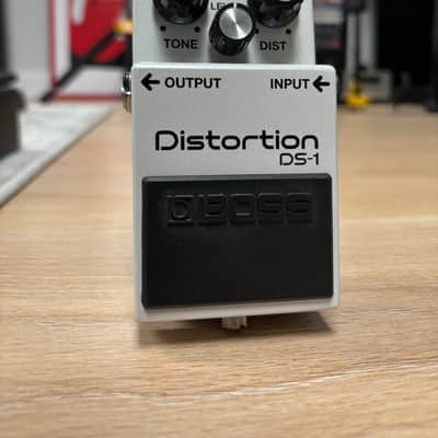 Boss DS-1 WH Distortion White Limited Edition image 1