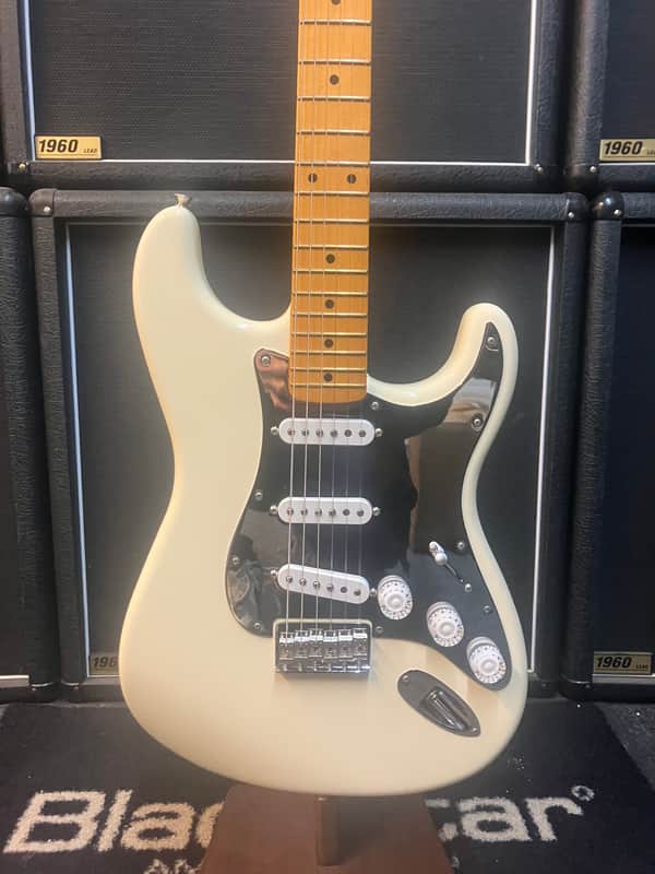 Fender Nile Rodgers Signature Hitmaker Stratocaster 2022 - Present - Olympic White