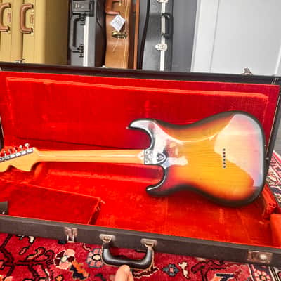 Fender Stratocaster Hardtail with 3-Bolt Neck, Rosewood Fretboard 1971 - 1977 - Sunburst image 6