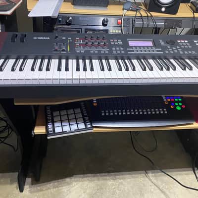 Yamaha MOXF8 Production Synthesizer 2013 - Present - Gray