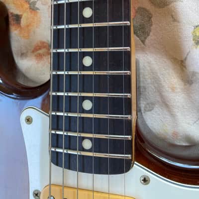 Immagine Fender Stratocaster 1986-87 MIJ with Tobacco Burst Warmoth Body and upgrades - 9