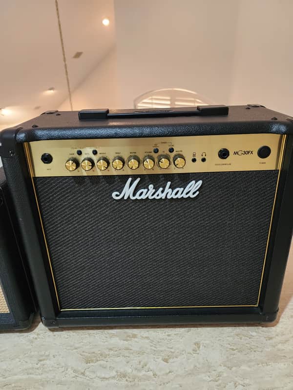 Marshall MG MG30FX 2-Channel 30-Watt 1x10" Solid State Guitar Combo