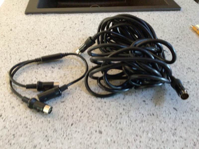 Roland GK ,30', 13 pins cable 2024 + GK 13 Pin, Y splitter image 1