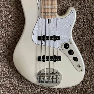 2025 Lakland Skyline DJ-5 Darryl Jones Bass / 5-String / Maple Fretboard / Olympic White Pearl image 2