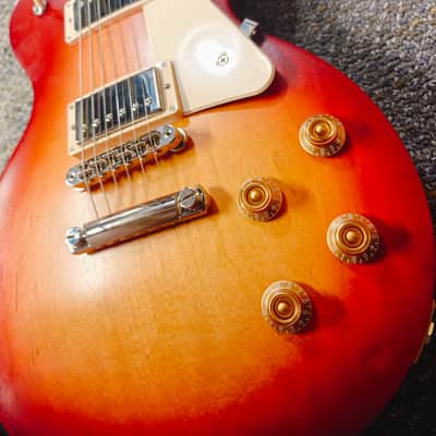 Gibson Les Paul Tribute 2019 - 2024 - Satin Cherry Sunburst image 7