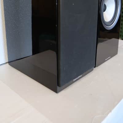 Bowers & Wilkins 705 S2 Gloss Black Bookshelf Speaker Pair image 15