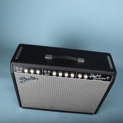 2005 Fender Custom Vibrolux Reverb 2x10 Professional Tube Amplifier image 6