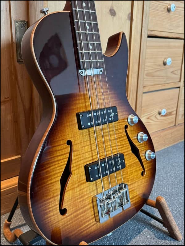 B&G Big Sister Crossroads Bass 2019 - Tobacco Burst image 1