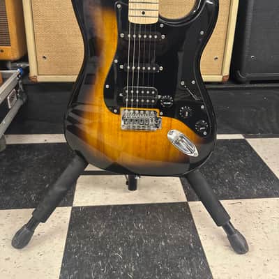 Squier Bullet Stratocaster HSS with Tremolo and Laurel Fretboard 2019 - 2020 - Brown Sunburst image 4