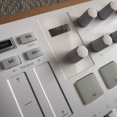 Arturia MiniLab MKIII 25-Key MIDI Controller - Alpine White image 2