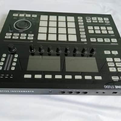 Native Instruments Maschine Studio Black image 4