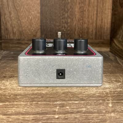 Electro-Harmonix Stereo Electric Mistress Flanger / Chorus 2007 - Present - Black / Pink image 4