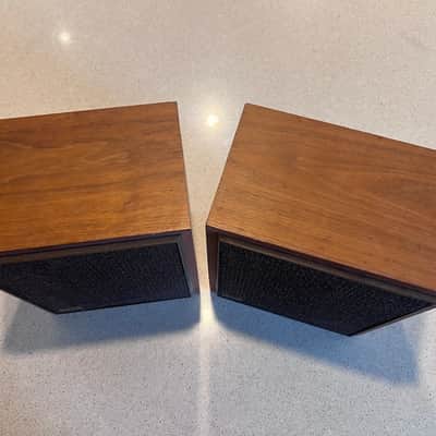 Vintage Realistic MC-500 Speakers~ Real Walnut Veneer~ 2 Way 35w~ Full Great Sound! image 6