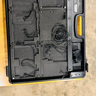 Behringer PB1000 Powered Pedalboard 2010s - Standard Bild 2
