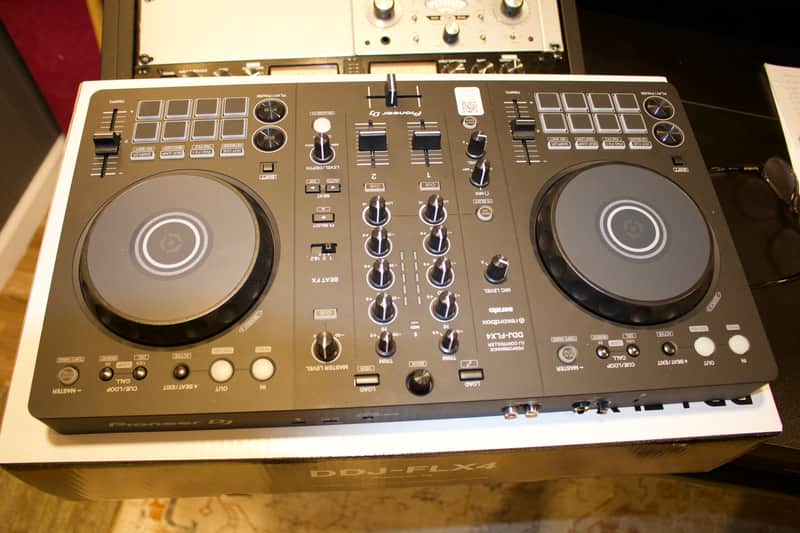 Pioneer DDJ-FLX4 2-Channel DJ Controller 2022 - Present - Graphite image 1