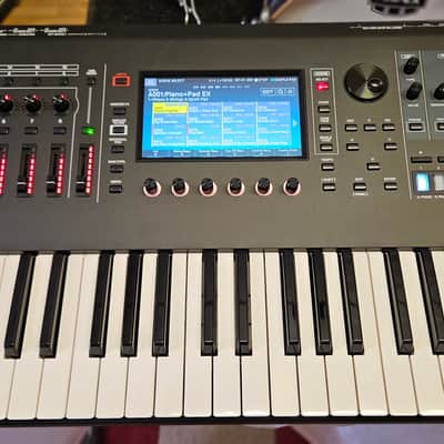 Roland Fantom 7EX 76-Key Workstation, Roland B-Stock. Full 2 yr warranty. MINT image 3
