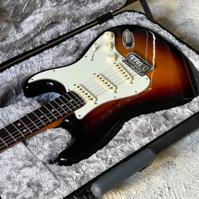 Fender American Ultra Stratocaster with Rosewood Fretboard 2022 - Present - Ultraburst image 2