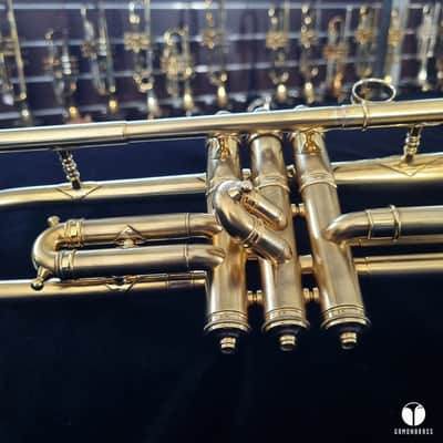 WOW Martin Handcraft goldplated with case and two mouthpieces GAMONBRASS image 14
