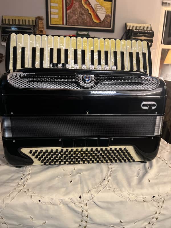 Giuletti F 94 - Black 120 bass accordion image 1