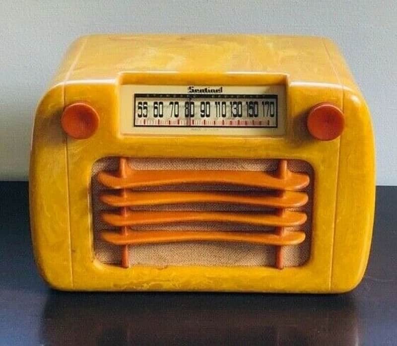Vintage Sentinel Model 284 Radio - Catalin, 1940s, Sand, Wavy Grill, Art Deco image 1