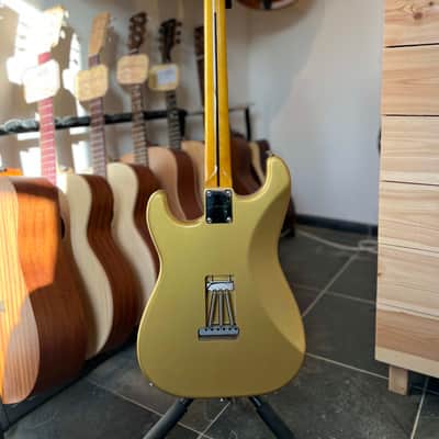 Mambo Mambocaster S 2023 - Gold Nitro image 11