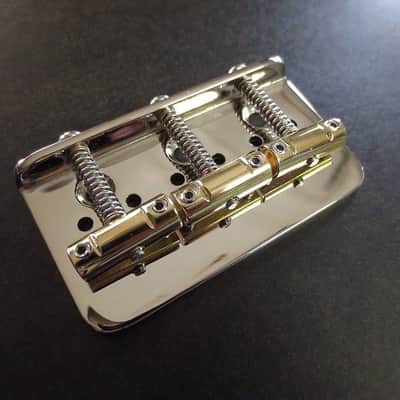 Rutters  La Burrito V Bridge with Brass Saddles Nickel image 2