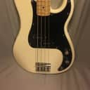 Fender Dee Dee Ramone signature Precision Bass  2015 White