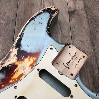 FRANCHIN Mercury guitar body Relic Aged Ice Blue Metalic over 3-Color Sunburst 100% Nitro Lacquer HSS Poplar Stratocaster-Strat-S-Style Made in Italy - Stock piece #23310826 image 8