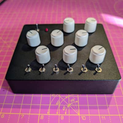 Rucci Electronics Maximal Drone Six Oscillator Synth [USED] Bild 3