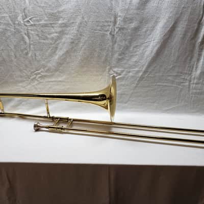 Holton Collegiate TR602 Student Tenor Trombone w/ Case and Mouthpiece - Serviced image 1