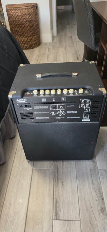 Fender Rumble 200 V3 200-Watt 1x15" Bass Combo 2015 - Present - Black image 1