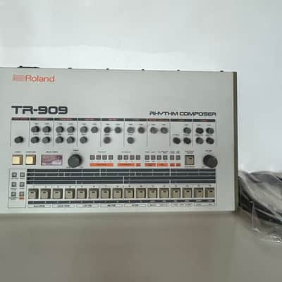 MINT Roland TR-909 Rhythm Composer 1983 - 1985 - White image 2