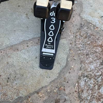 DW 3000 Series Double Bass Drum Pedal - EXCELLENT image 4