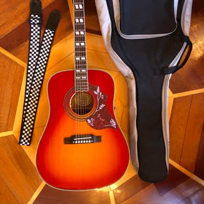 NAUGHTY BOY HUMMINGBIRD ACOUSTIC ELECTRIC DREADNOUGHT GUITAR in CHERRY BURST w/ GATOR CASES GIG BAG & STRAP image 2