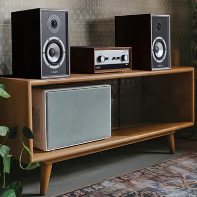 Leak: Sandwich 100 Bookshelf Speakers - Walnut / Pair image 6