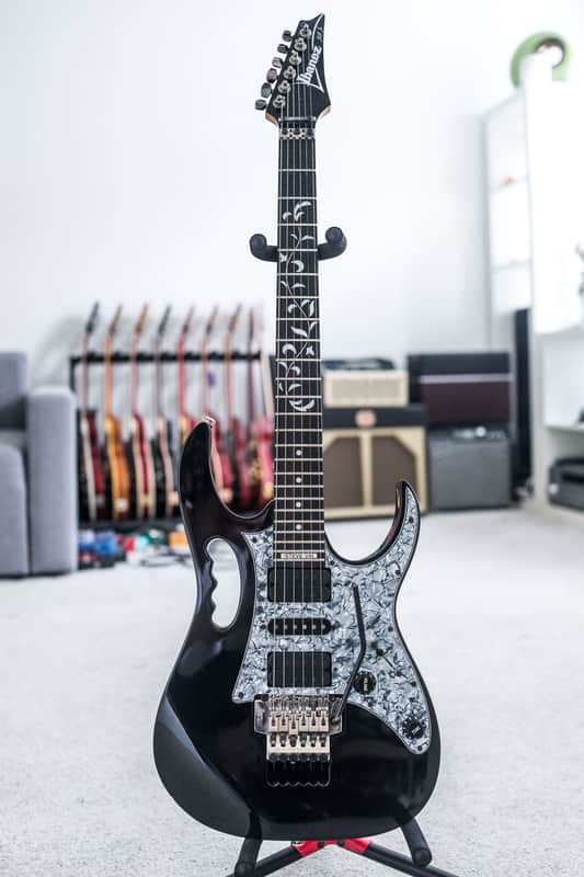 【希少】IBANEZ JEM555 STEVE VAI セミハードケース付き 希少】IBANEZ JEM555 STEVE VAI セミハードケース付き - メルカリ