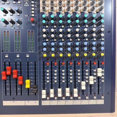 Soundcraft LX7ii 24-Channel 4-Bus Analog Mixer Console 2010's image 7